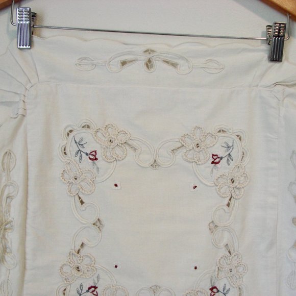 Vintage Floral Embroidered Pillow Case Cover Shabby Chic Flowers Lace Ruffle - Picture 3 of 12